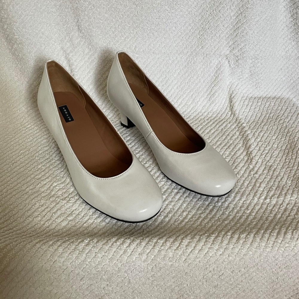 New White Leather Array Pumps Size 7.5 Medium Wedding Shoes